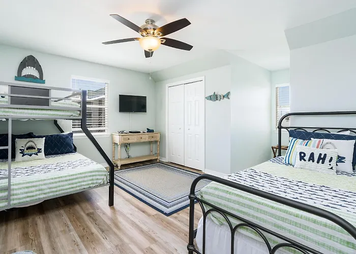 Endless Summer At Little Lagoon By Youngs Suncoast Holiday home *
